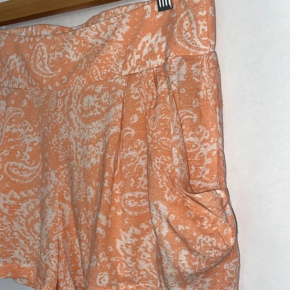 Free People Peach Tea Paisley High Waist Shorts, Pull On Orange White, Small EUC